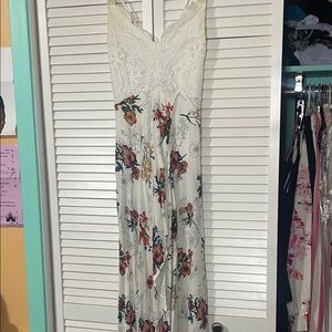 Floral Lace Maxi Dress